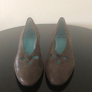 Thierry Rabotin brown kitten heels